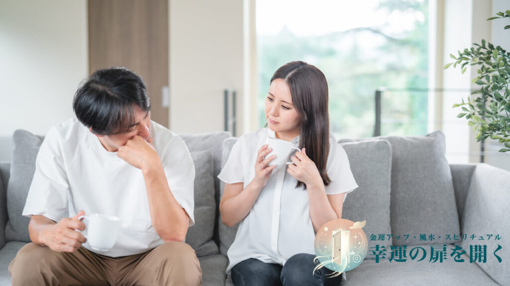喧嘩別れの後に会って冷静に会話をするカップル